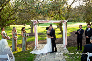 Holly & Jonathan at Stonebridge Golf Course Ann Arbor MI wedding photograph