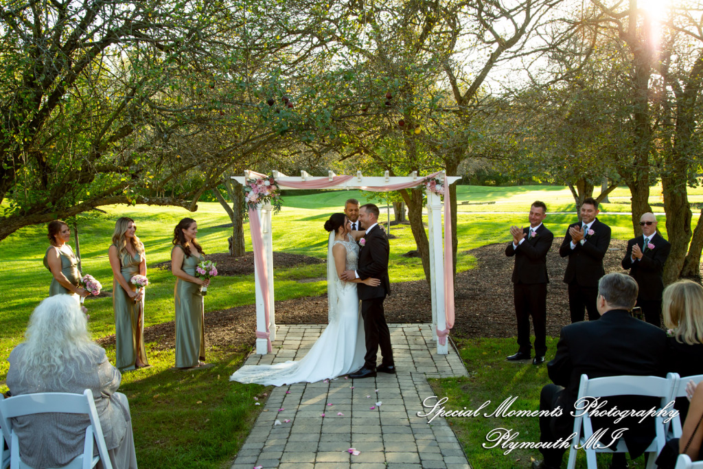 Holly & Jonathan at Stonebridge Golf Course Ann Arbor MI wedding photograph
