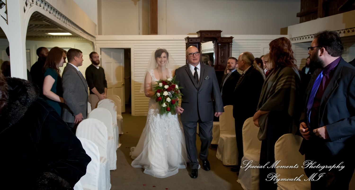 Rebecca & Trevor at Canterbury Castle Lake Orion MI wedding photograph