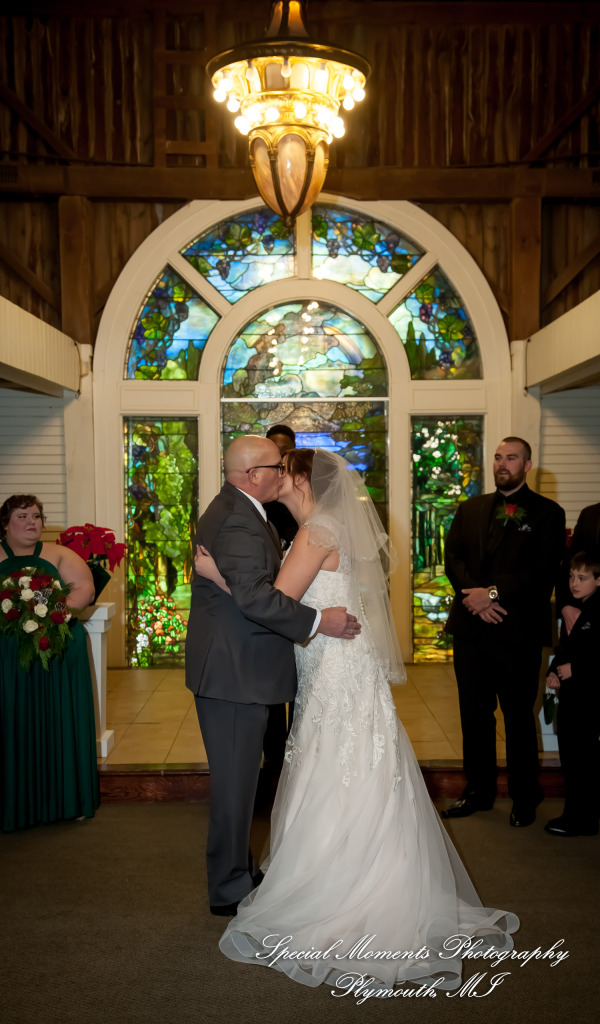 Rebecca & Trevor at Canterbury Castle Lake Orion MI wedding photograph