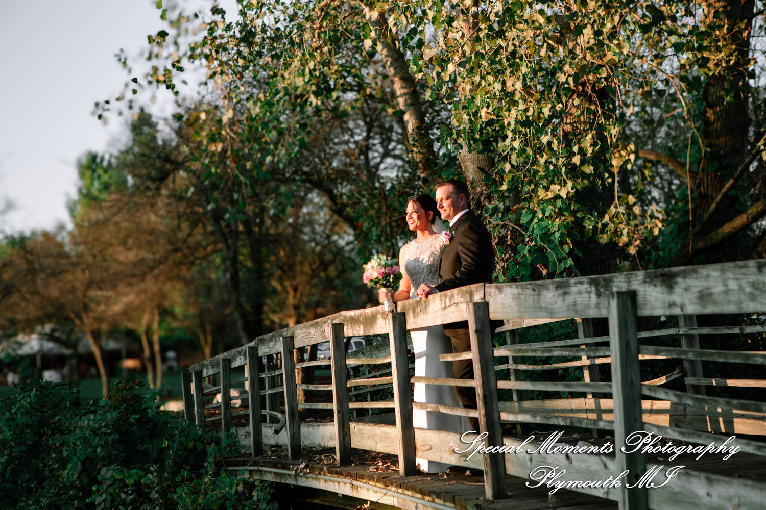Holly & Jonathan at Stonebridge Golf Course Ann Arbor MI wedding photograph