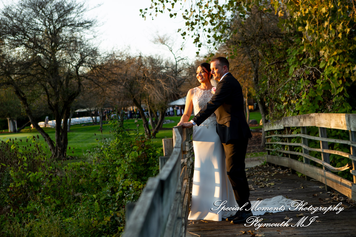 Holly & Jonathan at Stonebridge Golf Course Ann Arbor MI wedding photograph