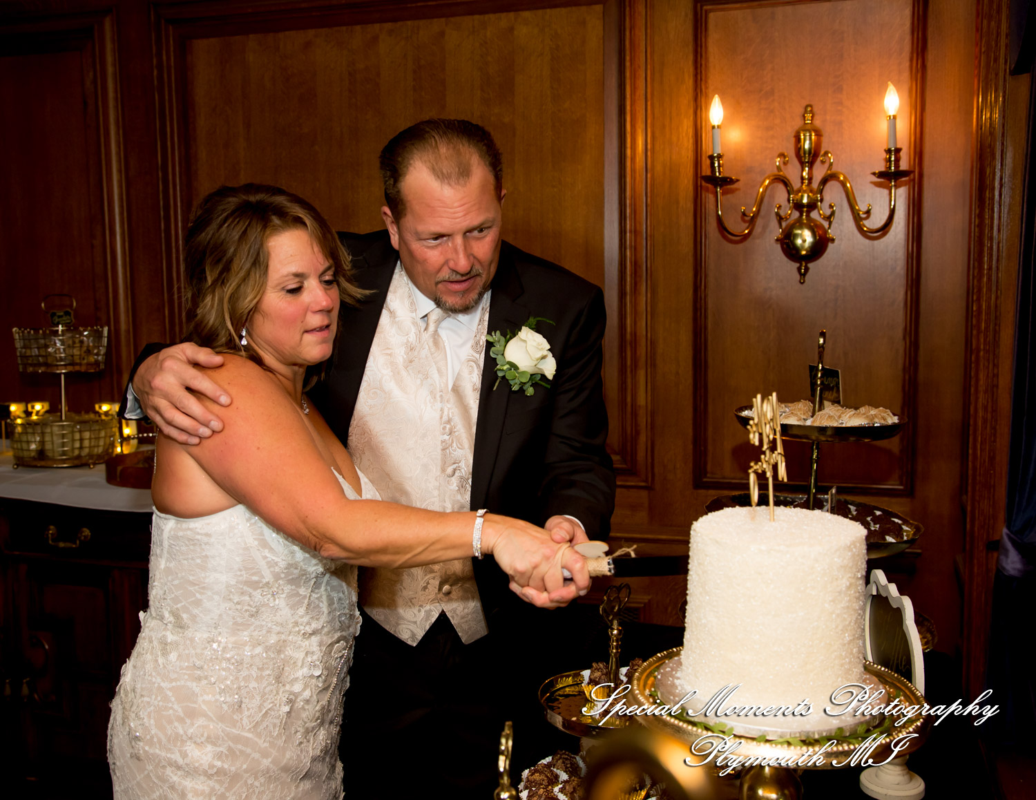Sheryl & Jeffrey at Canterbury Castle Lake Orion MI wedding photography
