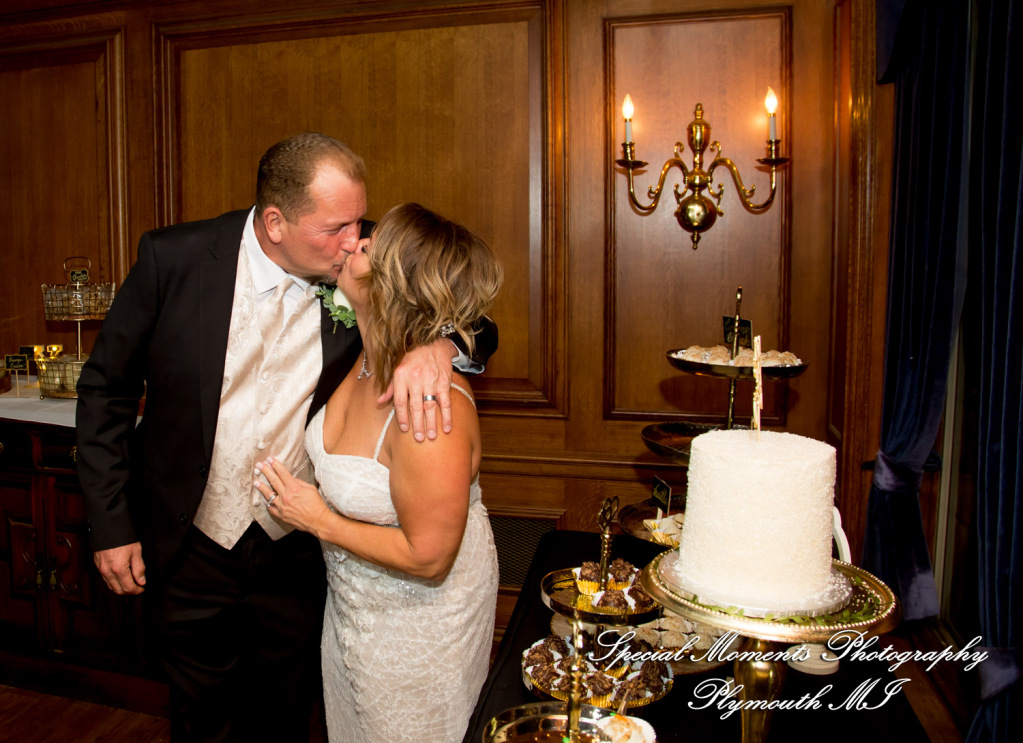 Sheryl & Jeffrey at Canterbury Castle Lake Orion MI wedding photography