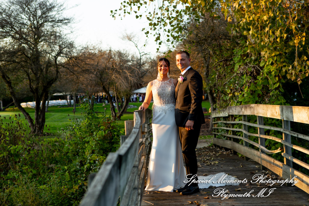 Holly & Jonathan at Stonebridge Golf Course Ann Arbor MI wedding photograph