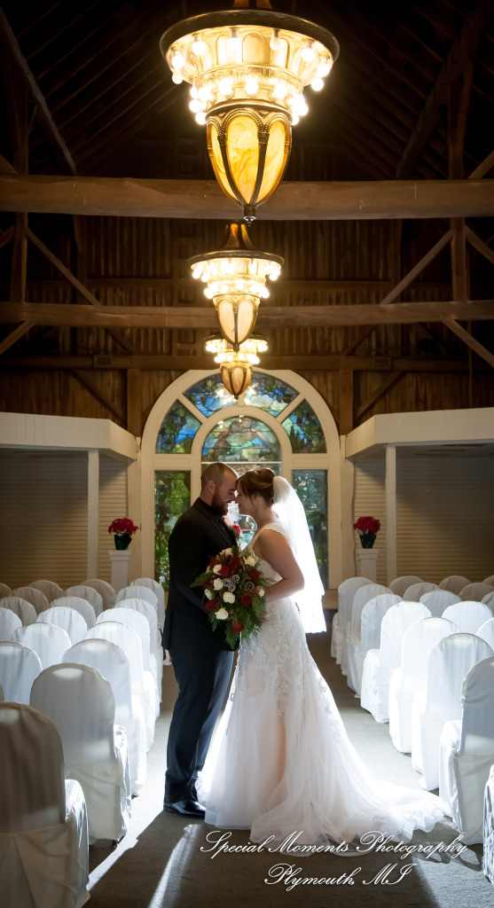 Rebecca & Trevor at Canterbury Castle Lake Orion MI wedding photograph