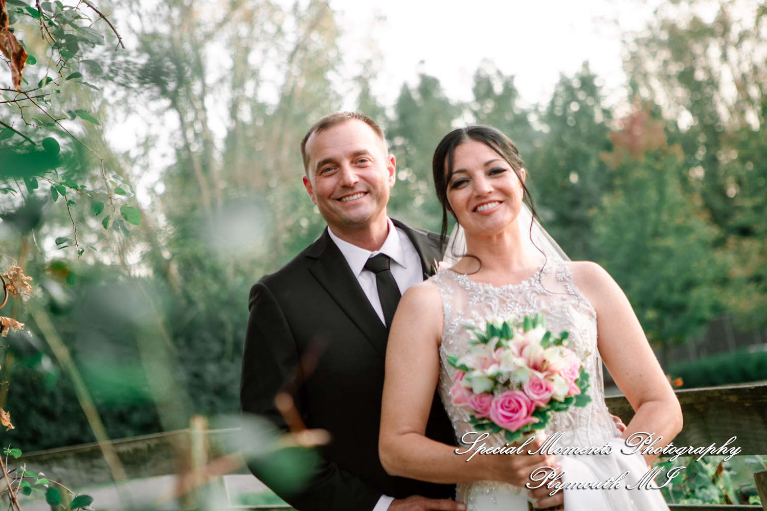 Holly & Jonathan at Stonebridge Golf Course Ann Arbor MI wedding photograph