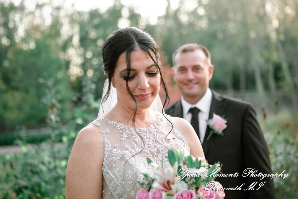 Holly & Jonathan at Stonebridge Golf Club Ann Arbor MI wedding photograph