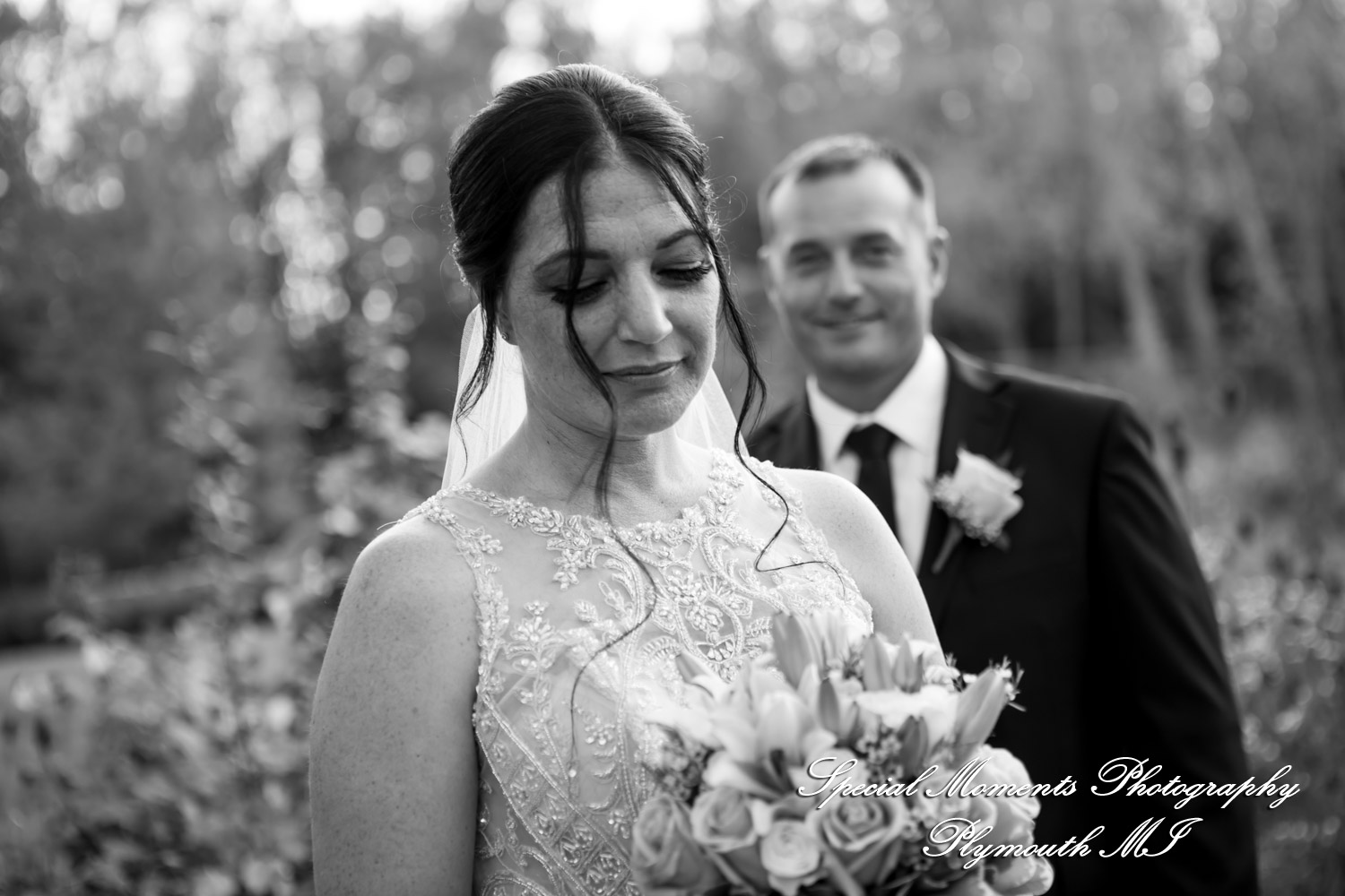 Holly & Jonathan at Stonebridge Golf Course Ann Arbor MI wedding photograph