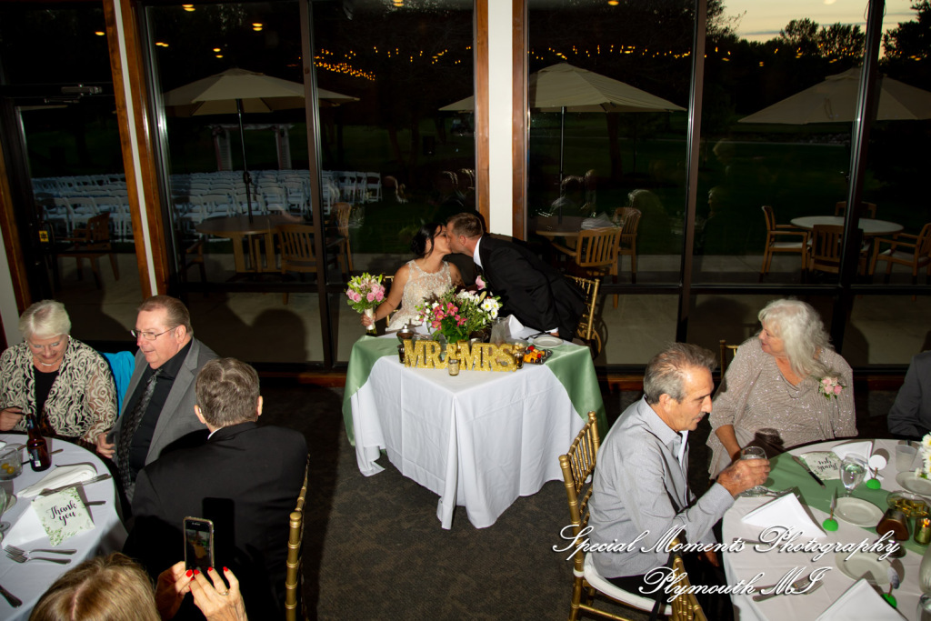 Holly & Jonathan at Stonebridge Golf Course Ann Arbor MI wedding photograph