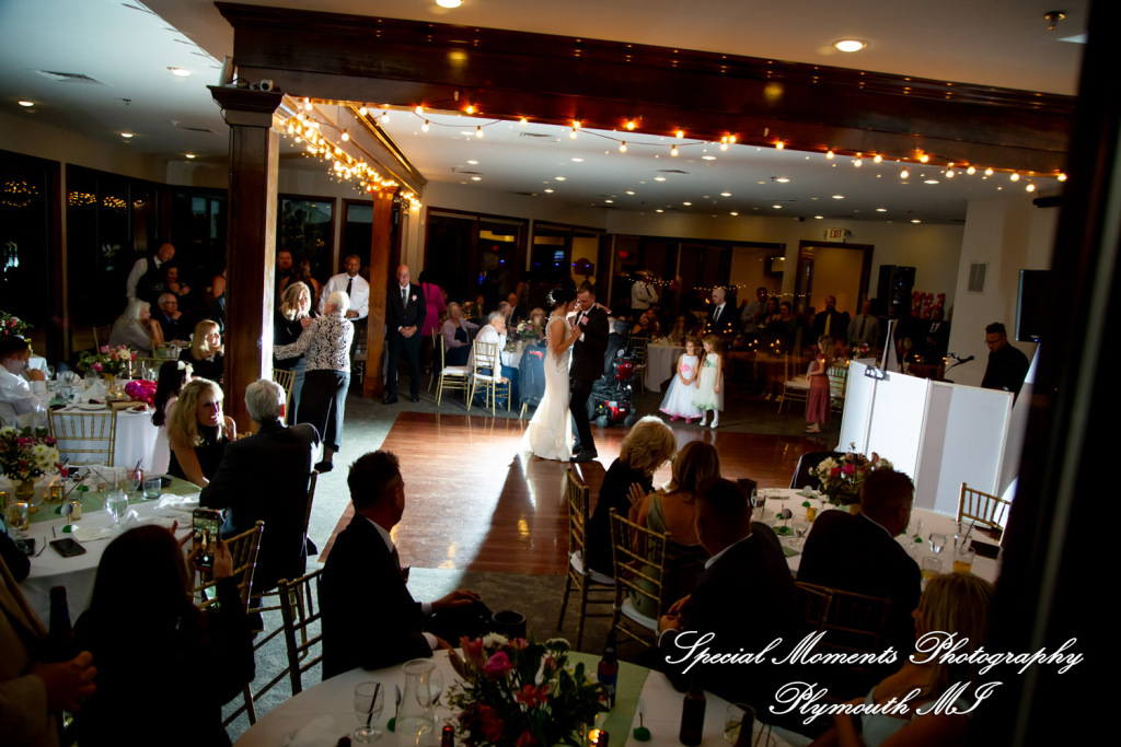 Holly & Jonathan at Stonebridge Golf Course Ann Arbor MI wedding photograph