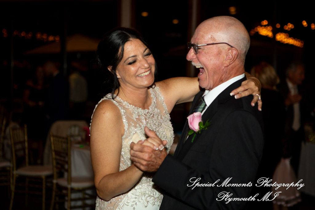 Holly & Jonathan at Stonebridge Golf Course Ann Arbor MI wedding photograph
