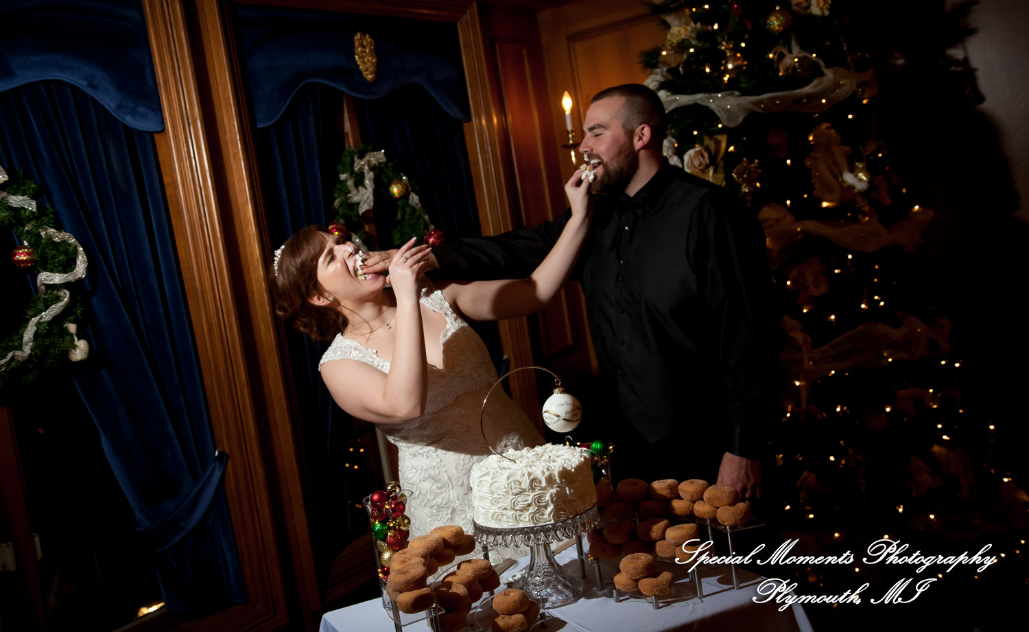 Rebecca & Trevor at Canterbury Castle Lake Orion MI wedding photograph