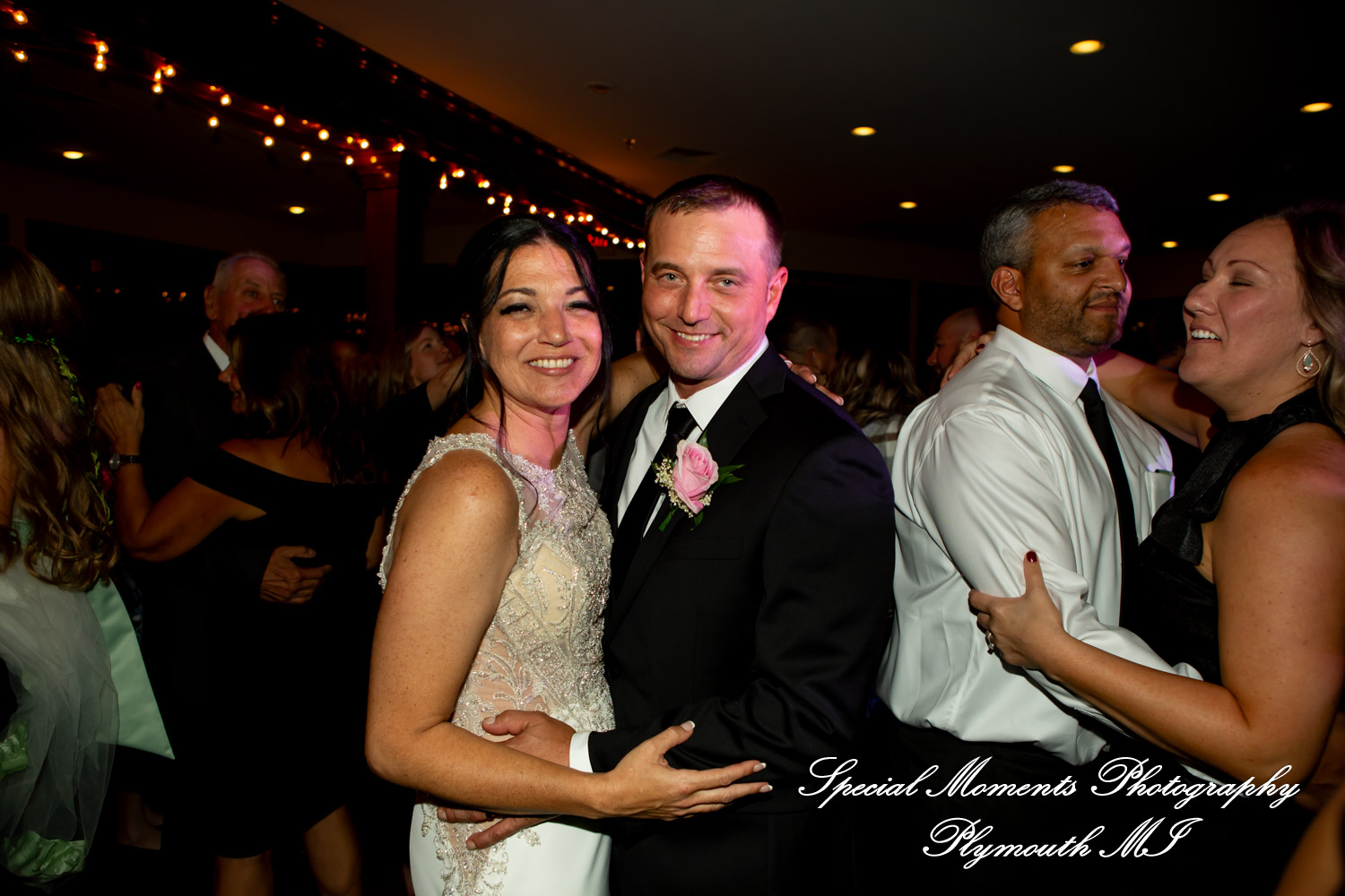 Holly & Jonathan at Stonebridge Golf Club Ann Arbor MI wedding photograph