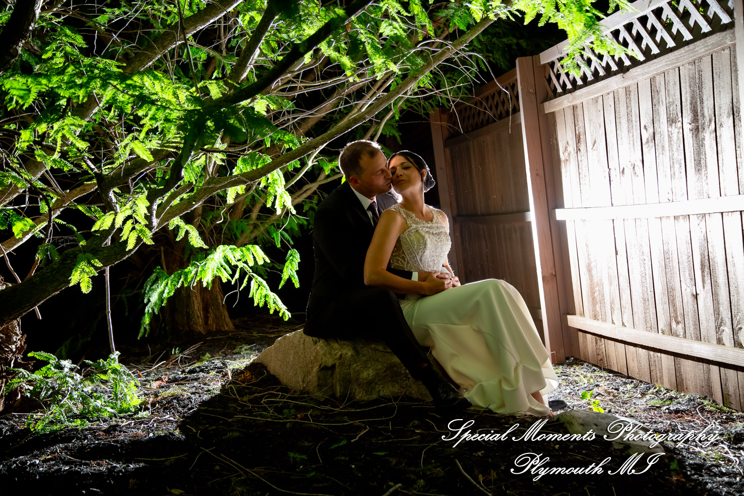 Holly & Jonathan at Stonebridge Golf Club Ann Arbor MI wedding photograph