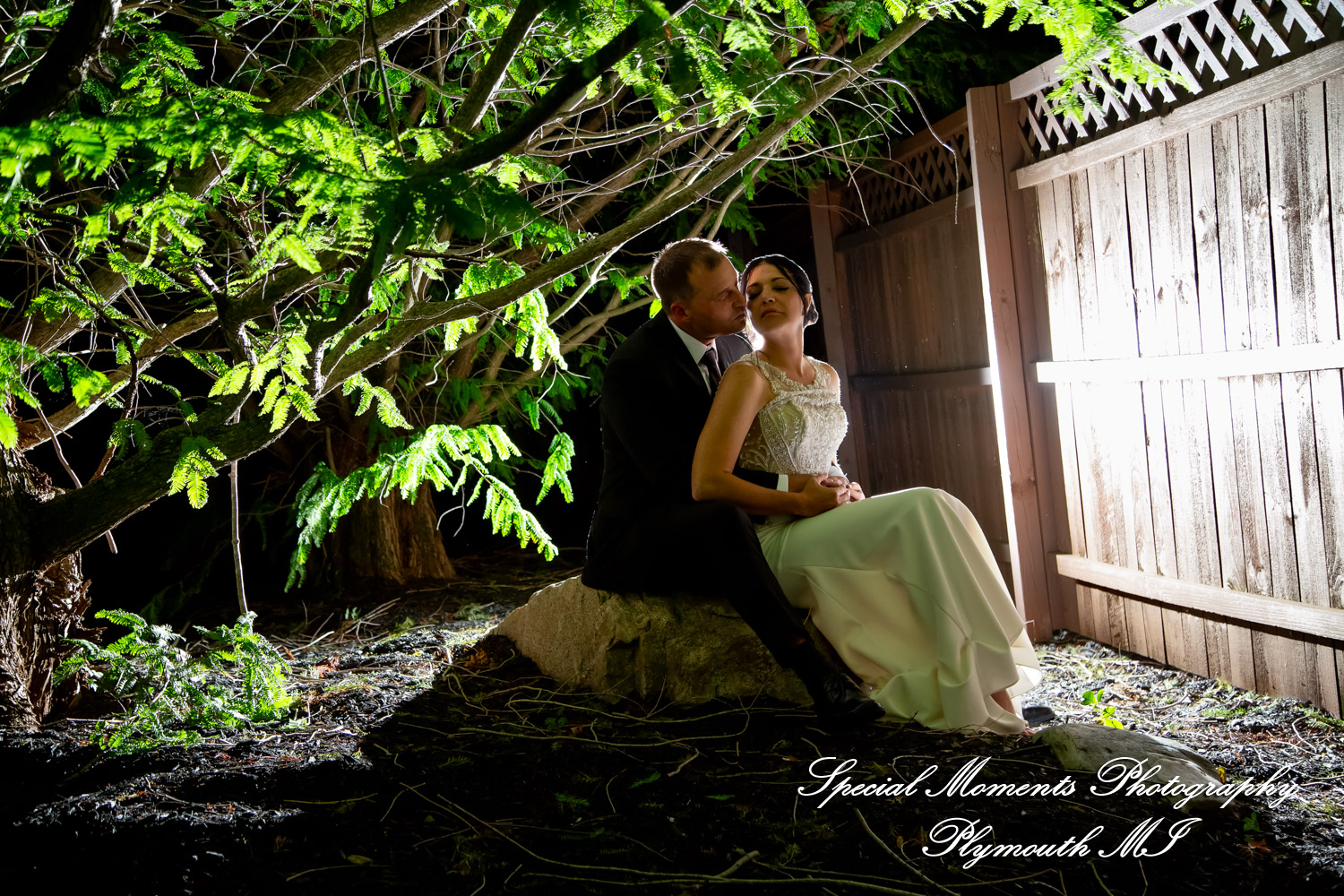 Holly & Jonathan at Stonebridge Golf Club Ann Arbor MI wedding photograph