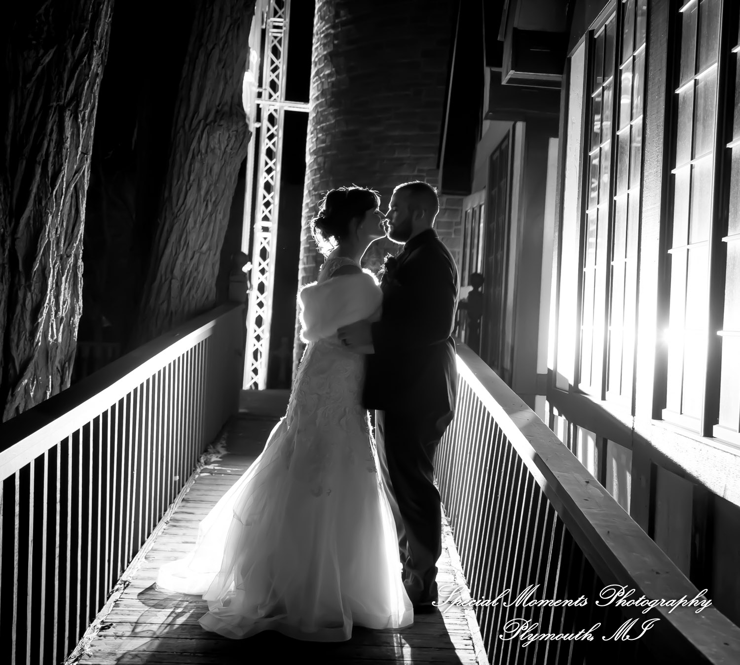 Rebecca & Trevor at Canterbury Castle Lake Orion MI wedding photograph