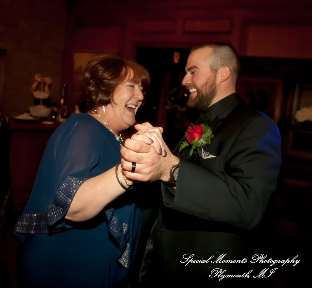 Rebecca & Trevor at Canterbury Castle Lake Orion MI wedding photograph
