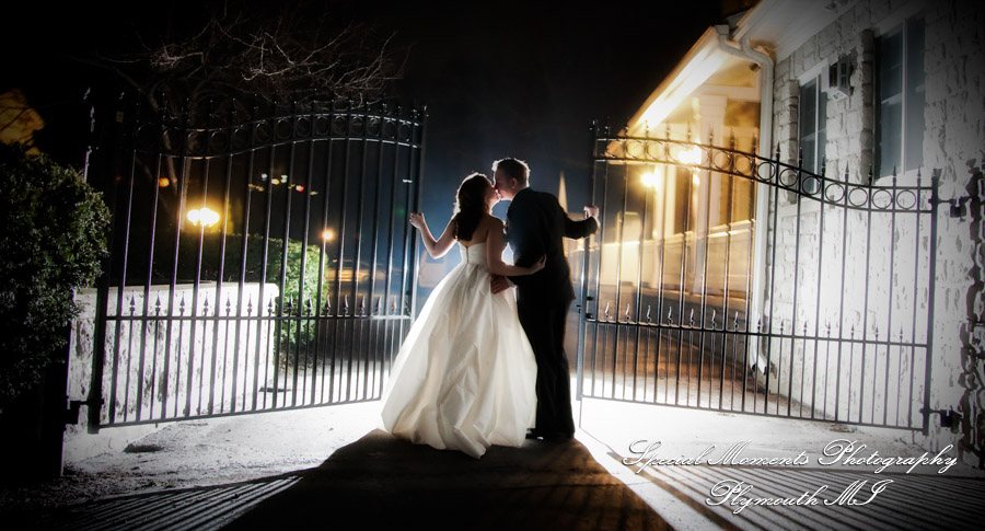 5 Star - Theodore & Jamie at Wellers Saline MI wedding photograph HOMEPAGE 900 dpi