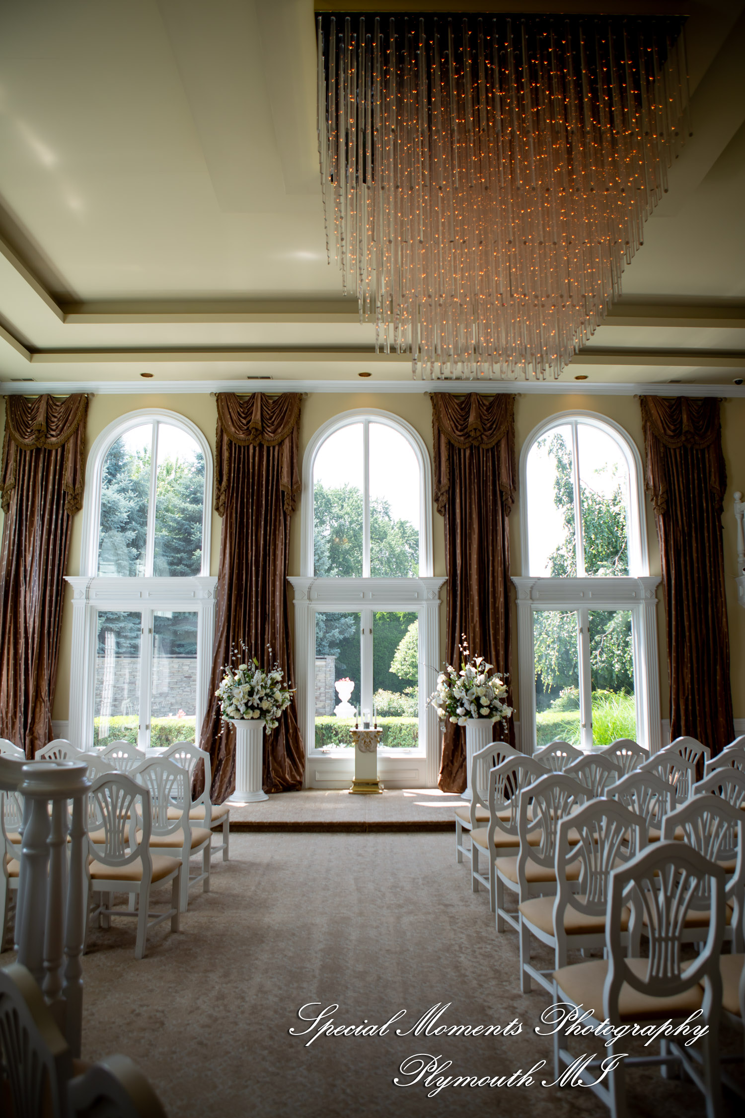 Darcy & Scott at White House Wedding Chapel Warren MI wedding photograph