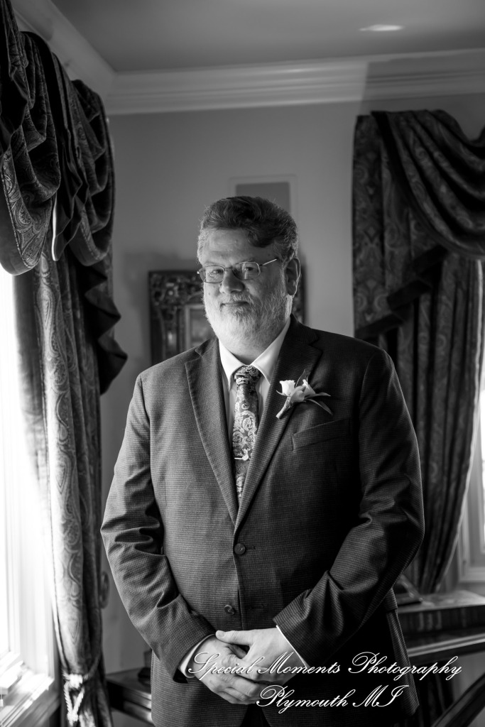 Darcy & Scott at White House Wedding Chapel Warren MI wedding photograph