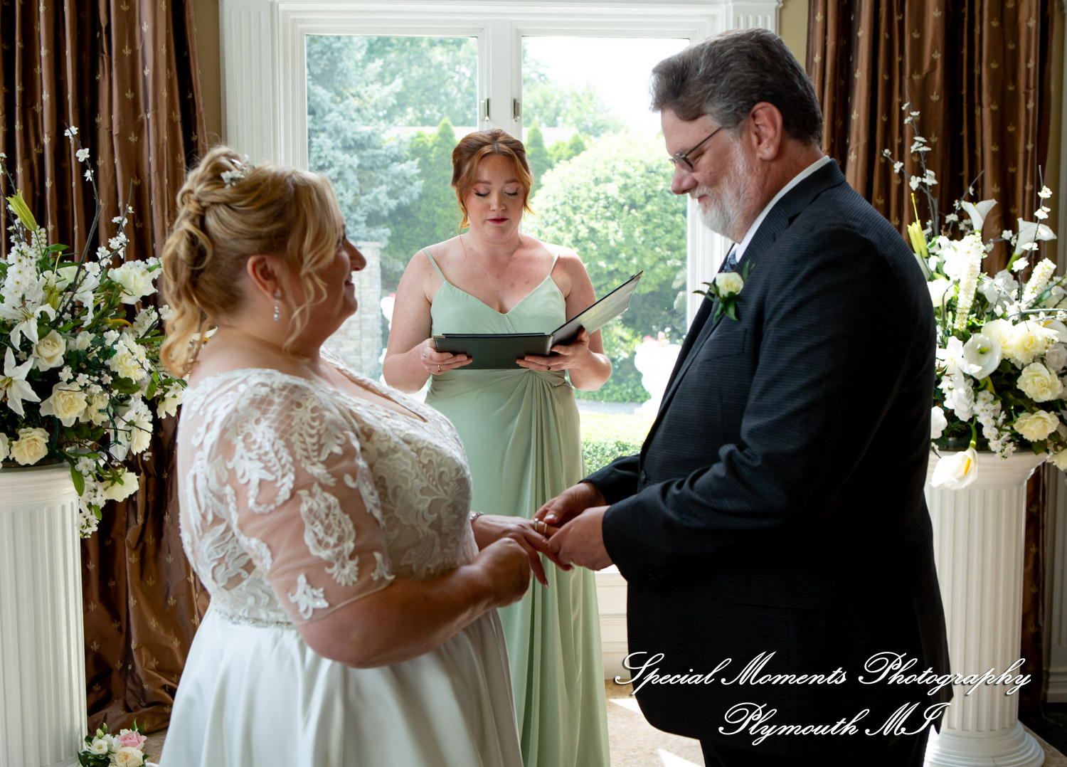 Darcy & Scott at White House Wedding Chapel Warren MI wedding photograph