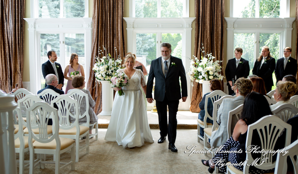 Darcy & Scott at White House Wedding Chapel Warren MI wedding photograph