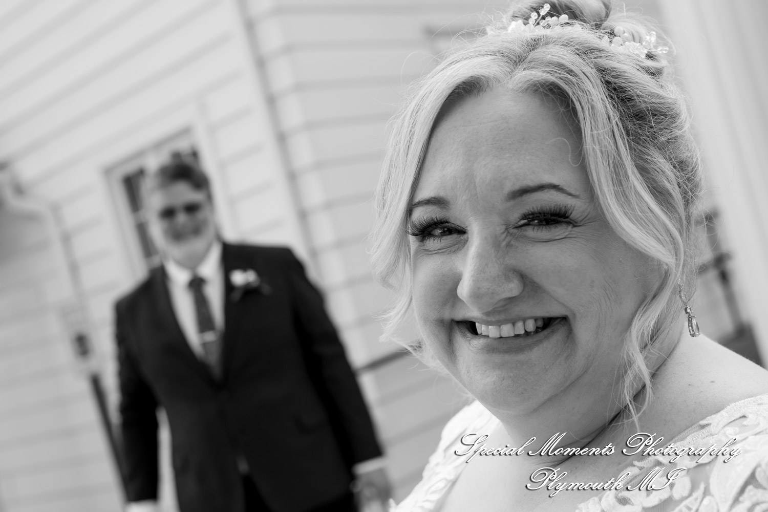 Darcy & Scott at White House Wedding Chapel Warren MI wedding photograph