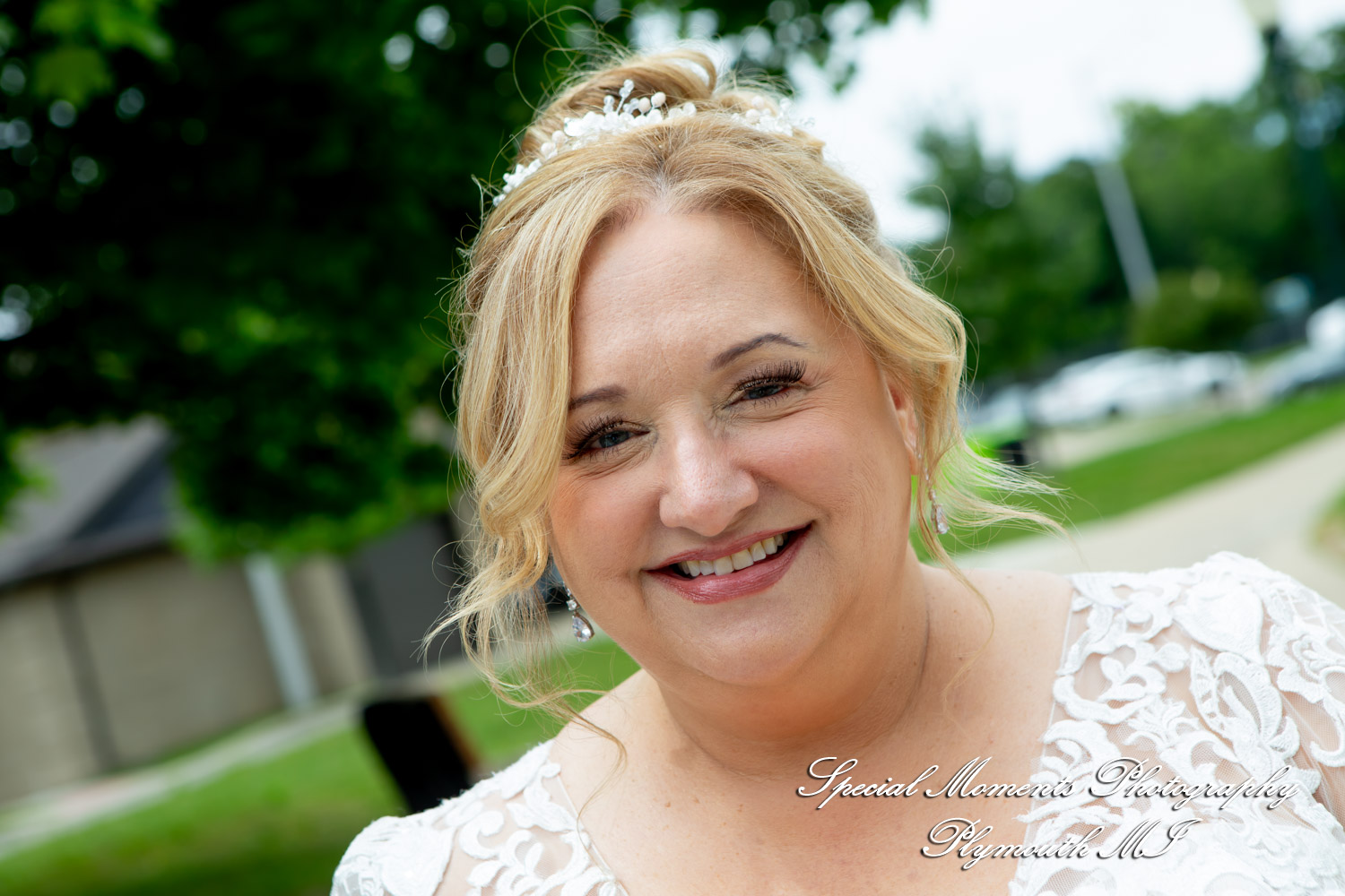 Darcy & Scott at Rochster Municipal Park Rochester MI wedding photo