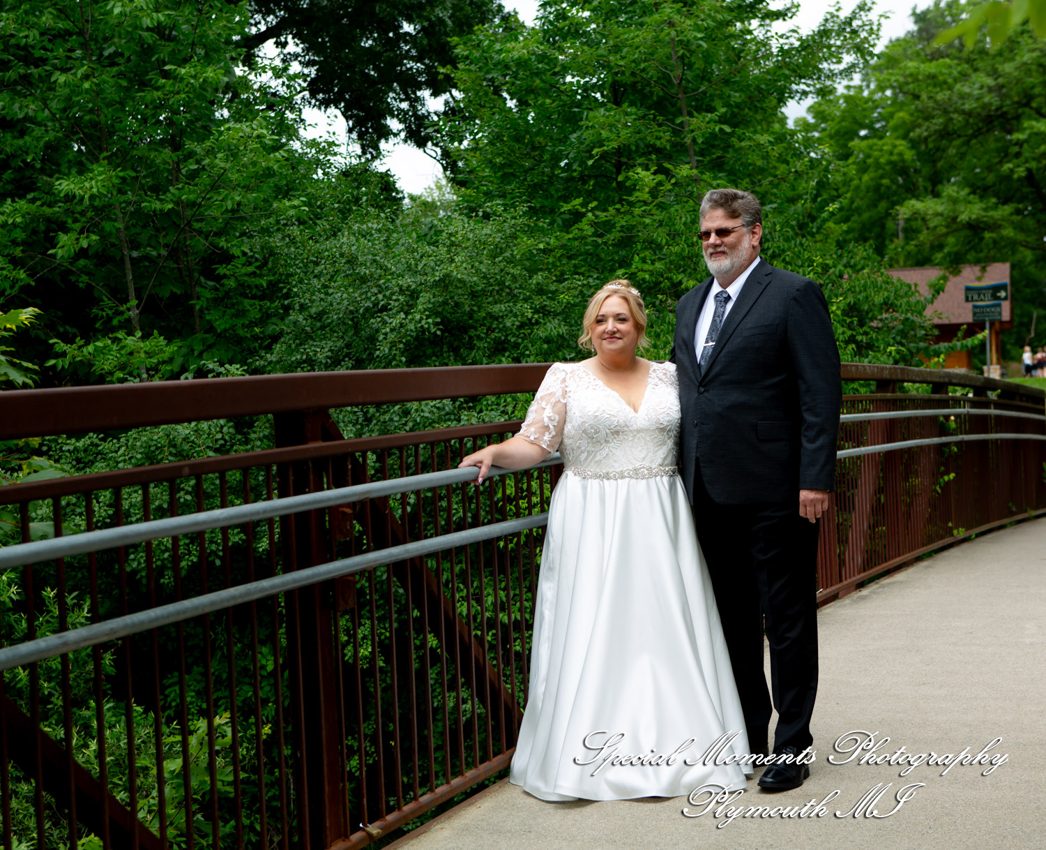 Darcy & Scott at Rochster Municipal Park Rochester MI wedding photo