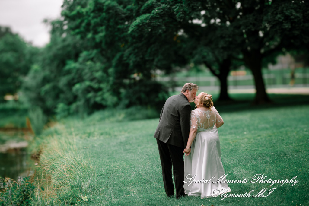 Darcy & Scott at Rochster Municipal Park Rochester MI wedding photo