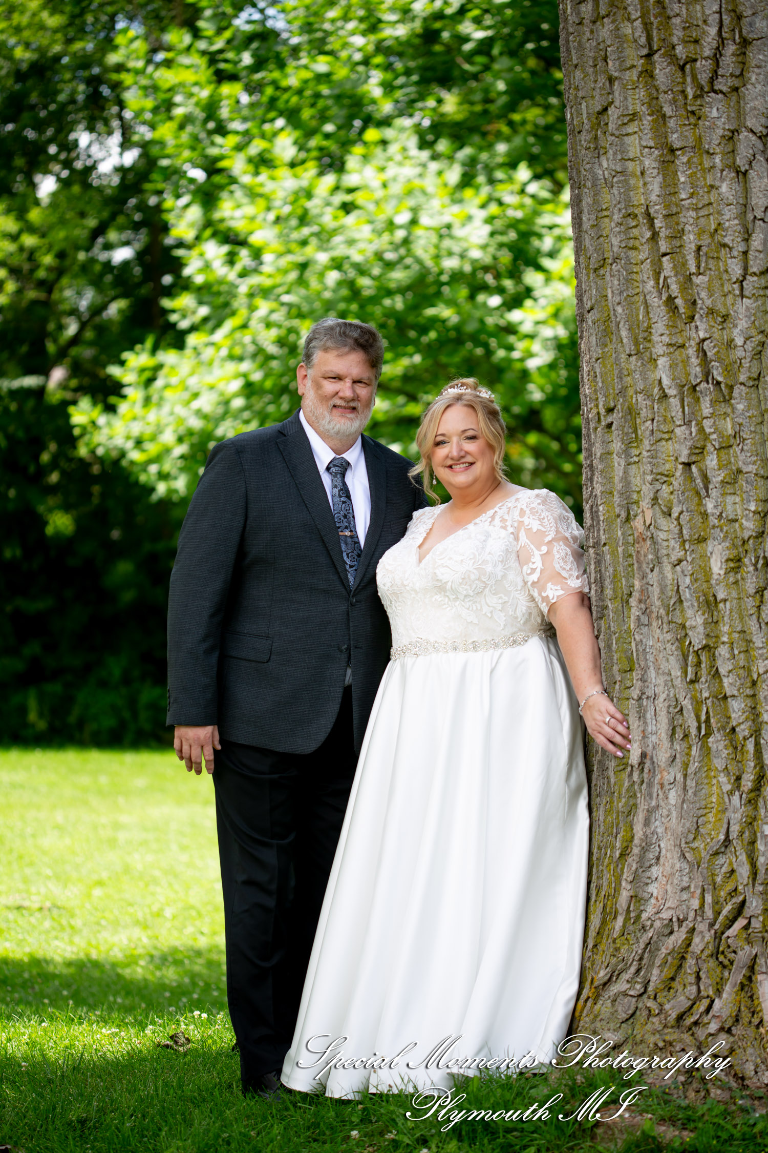 Darcy & Scott at Rochster Municipal Park Rochester MI wedding photo