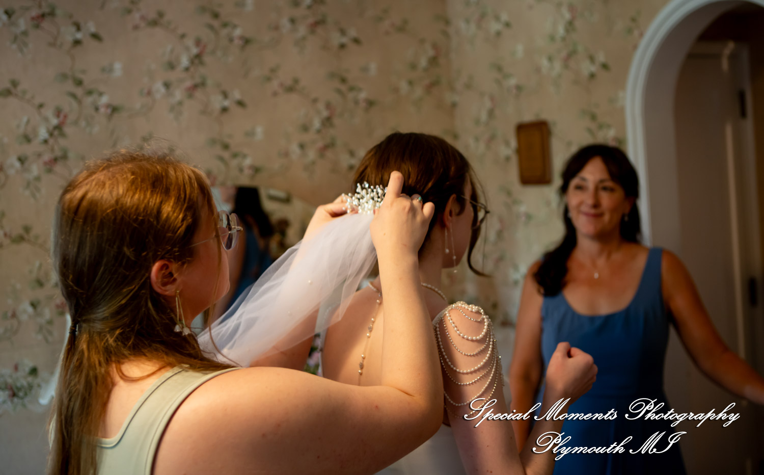 Samantha & David at Longacre House Farmington Hills MI wedding photograph