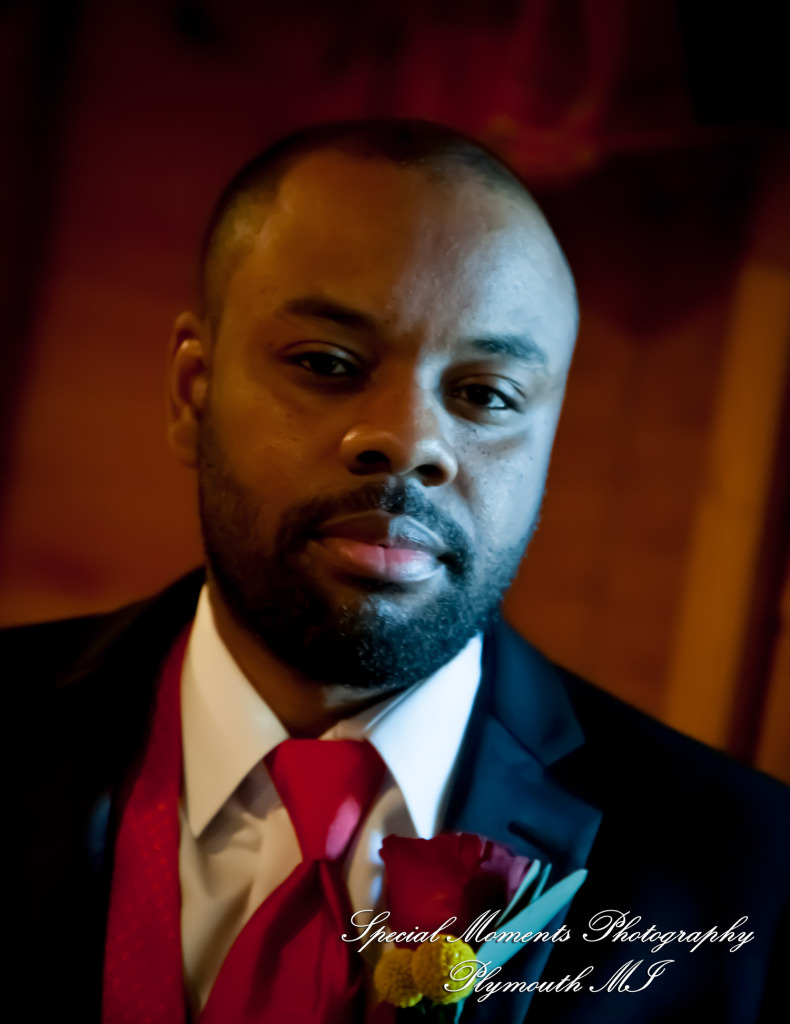 Lamar & Rachel at Strawberry Lake Lodge Pinckney MI wedding photograph