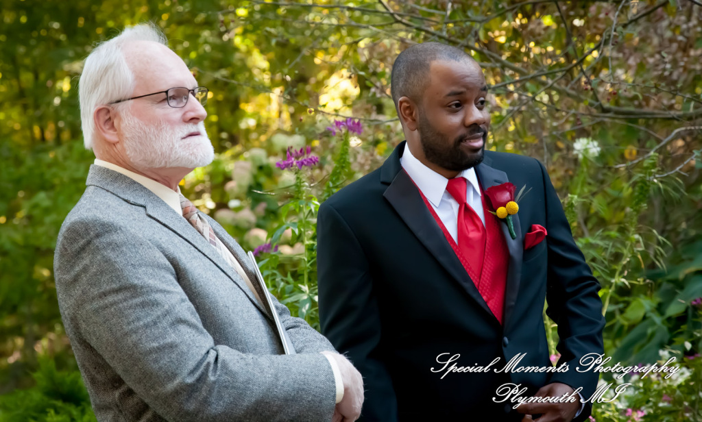 Lamar & Rachel at Strawberry Lake Lodge Pinckney MI wedding photograph