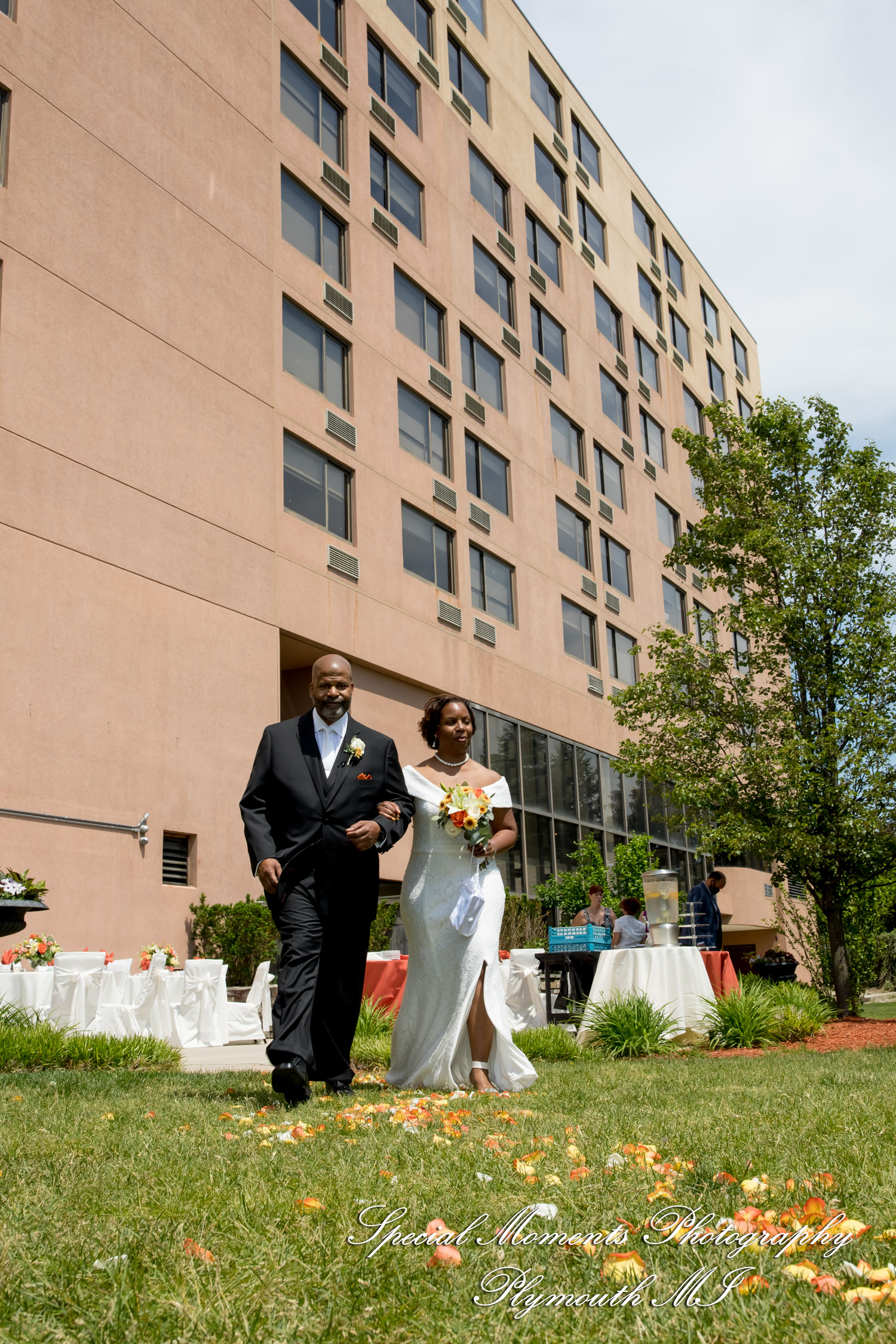 Belinda & Tony at Ann Arbor Marriott Ypsilanti at Eagle Crest Ypsilanti MI wedding photography
