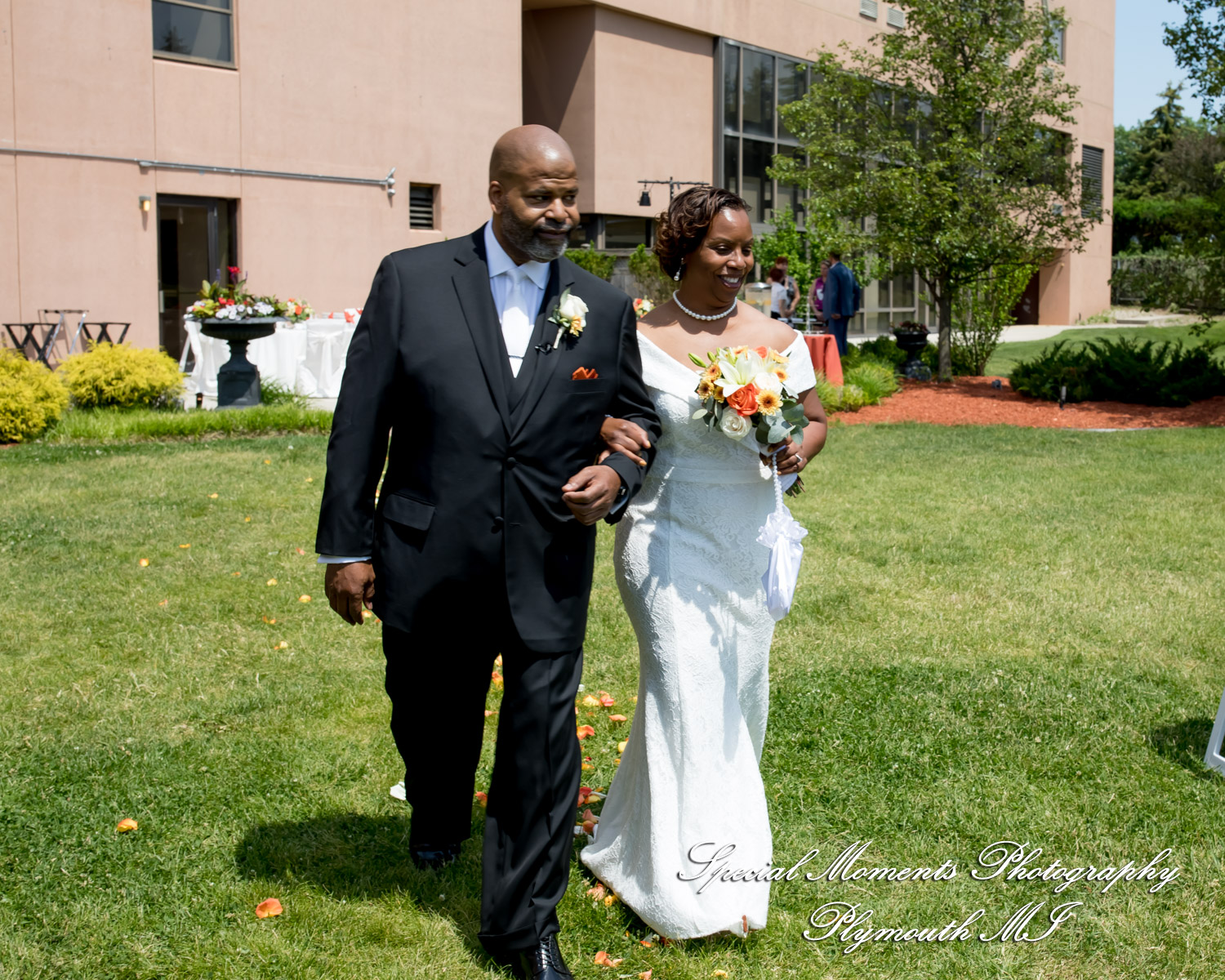 Belinda & Tony at Ann Arbor Marriott Ypsilanti at Eagle Crest Ypsilanti MI wedding photography