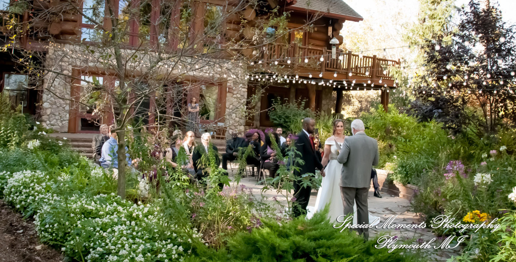 Lamar & Rachel at Strawberry Lake Lodge Pinckney MI wedding photograph