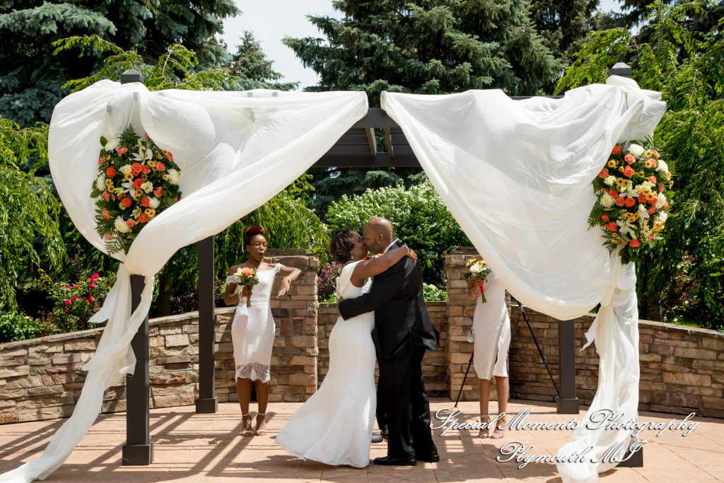 Belinda & Tony at Ann Arbor Marriott Ypsilanti at Eagle Crest Ypsilanti MI wedding photography