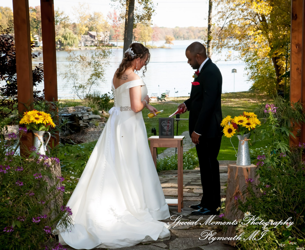Lamar & Rachel at Strawberry Lake Lodge Pinckney MI wedding photograph
