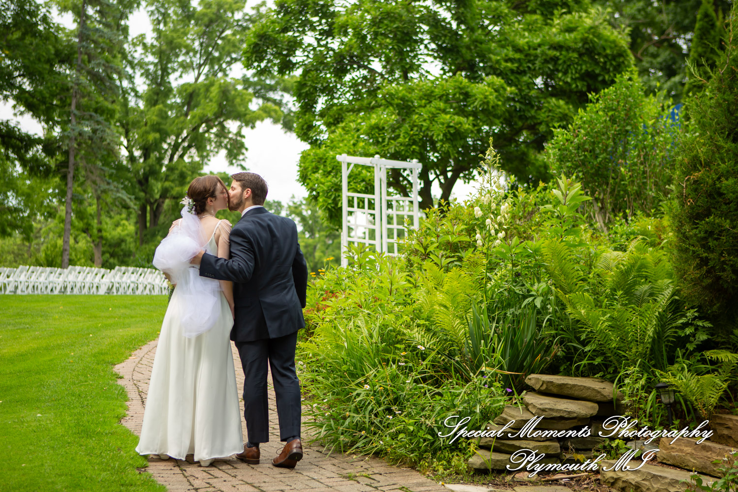 Samantha & David at Longacre House Farmington Hills MI wedding photograph