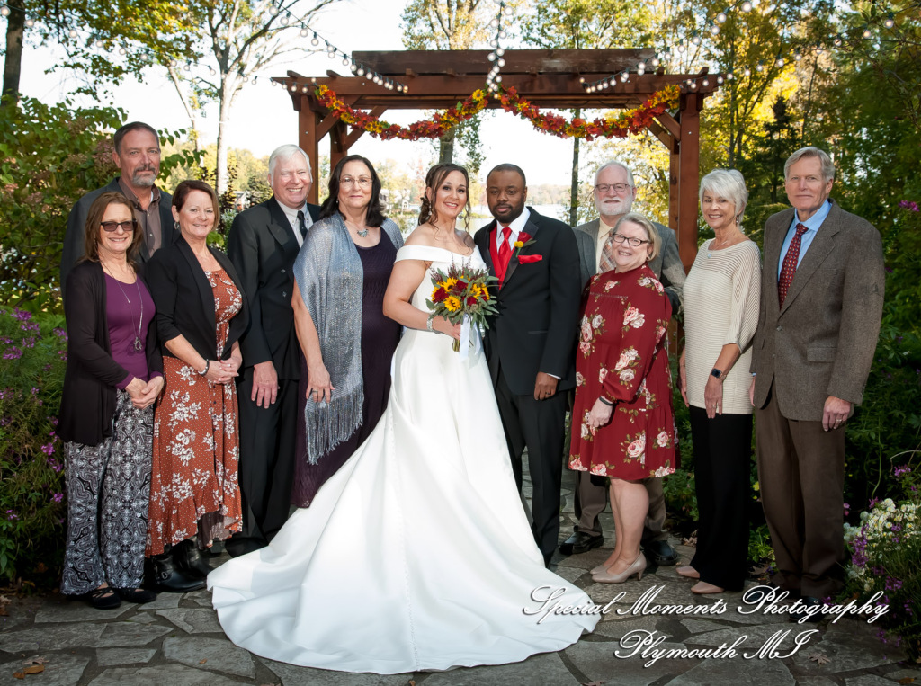 Lamar & Rachel at Strawberry Lake Lodge Pinckney MI wedding photograph