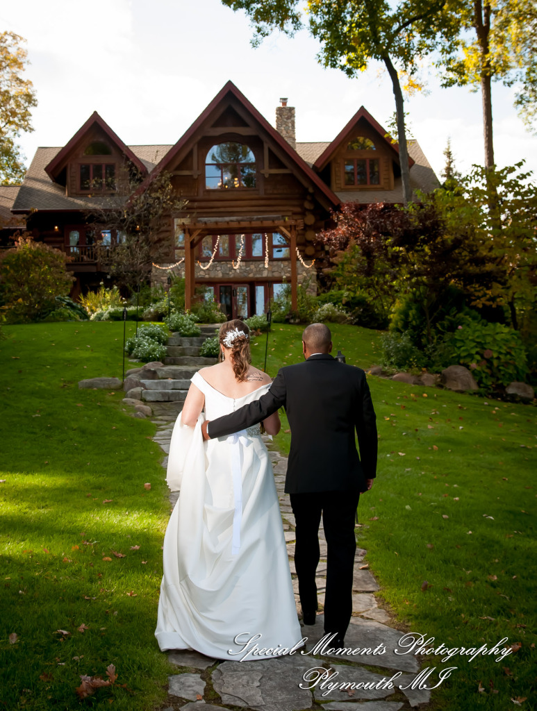 Lamar & Rachel at Strawberry Lake Lodge Pinckney MI wedding photograph