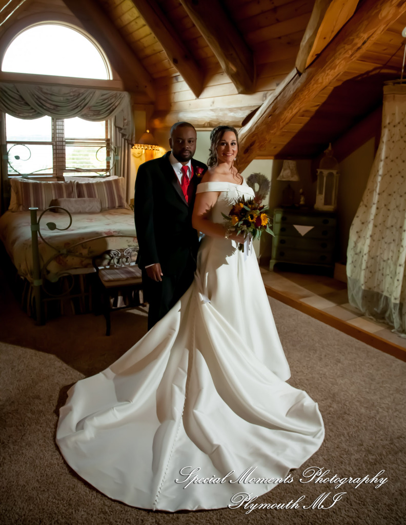 Lamar & Rachel at Strawberry Lake Lodge Pinckney MI wedding photograph