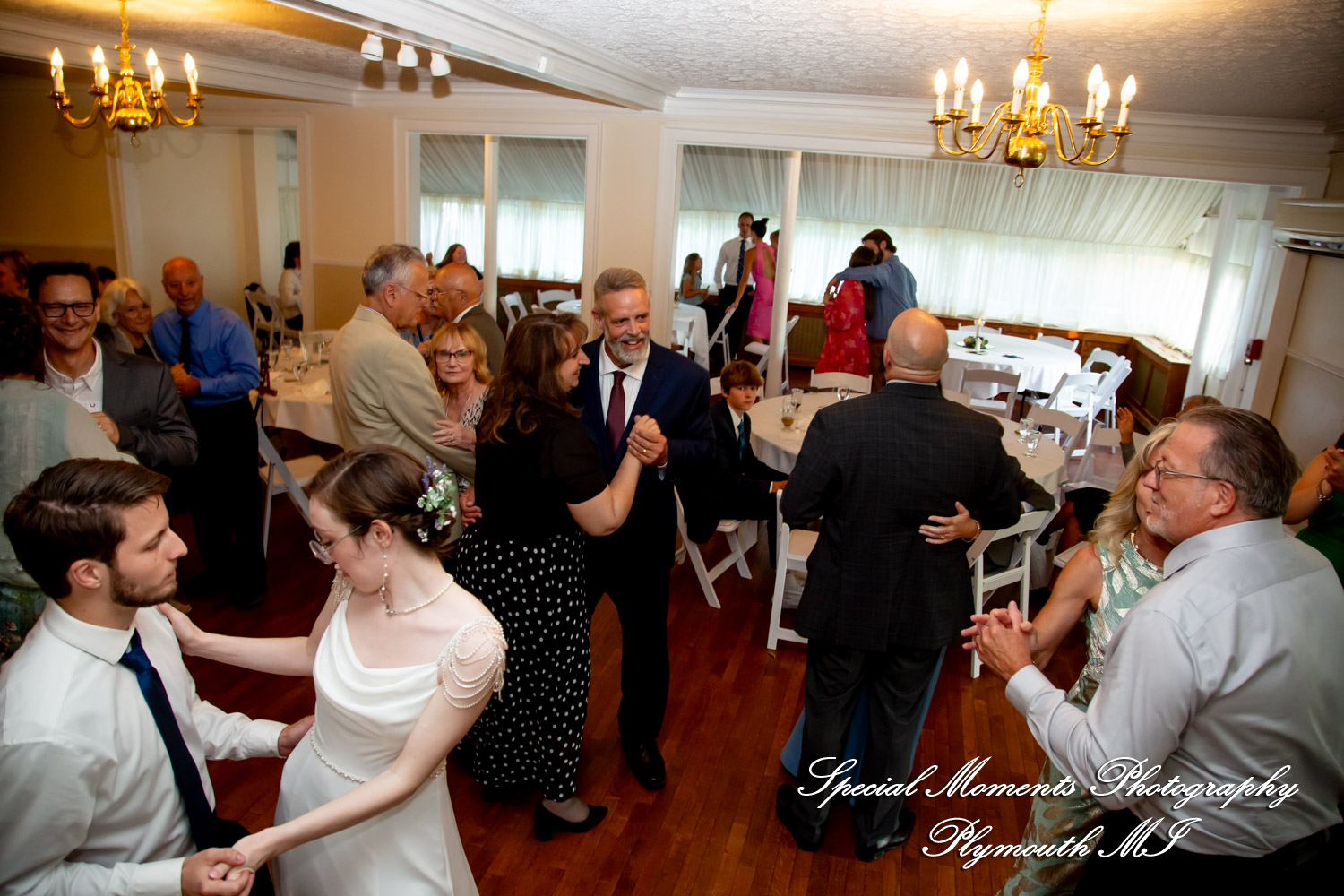 Samantha & David at Longacre House Farmington Hills MI wedding photograph