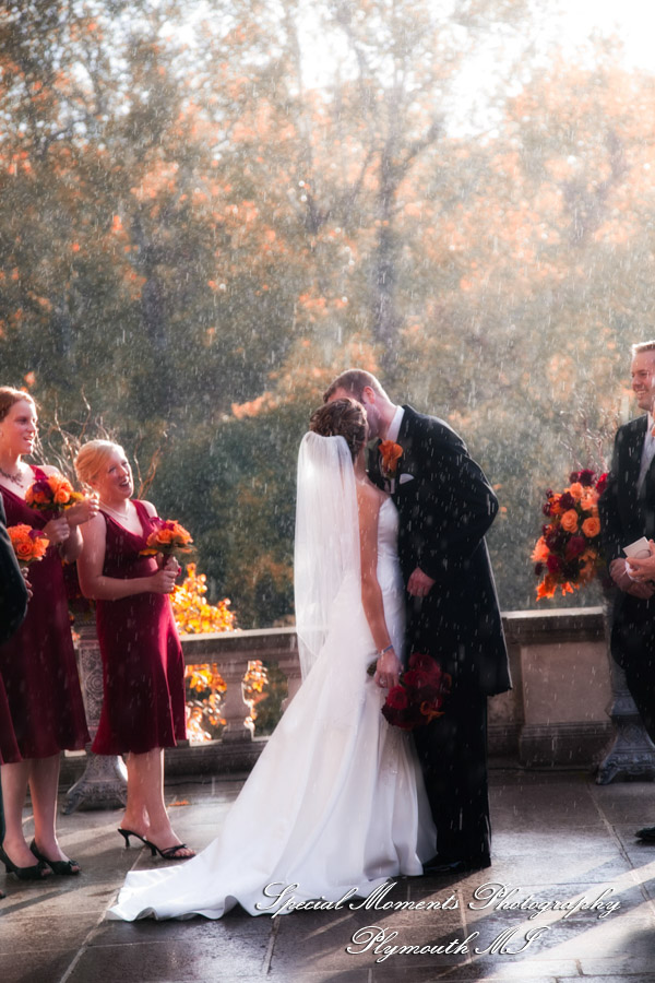 5 Star - HOMEPAGE Kissing in the Rain at HFE - 900 5 Star - HOMEPAGE Kissing in the Rain at HFE - 900