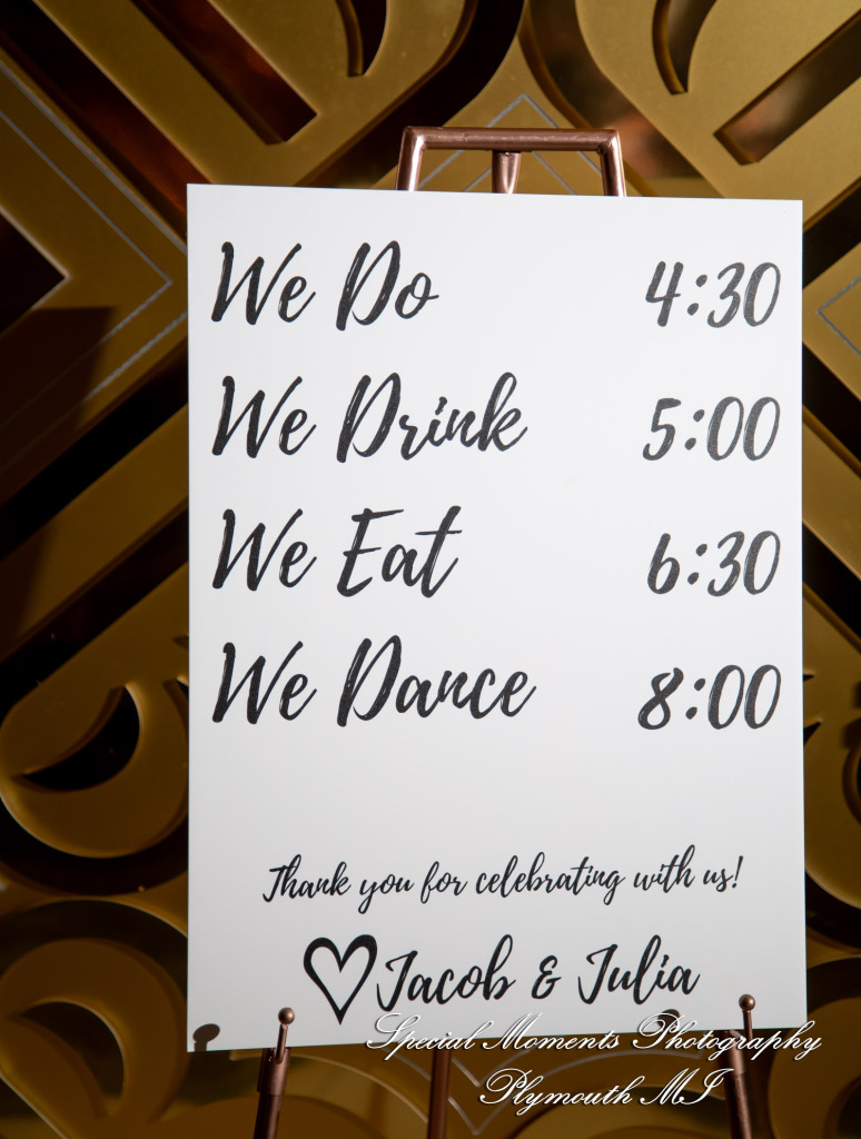 A Couple at Bentley Banquet Conference Center Wyandotte MI wedding photography