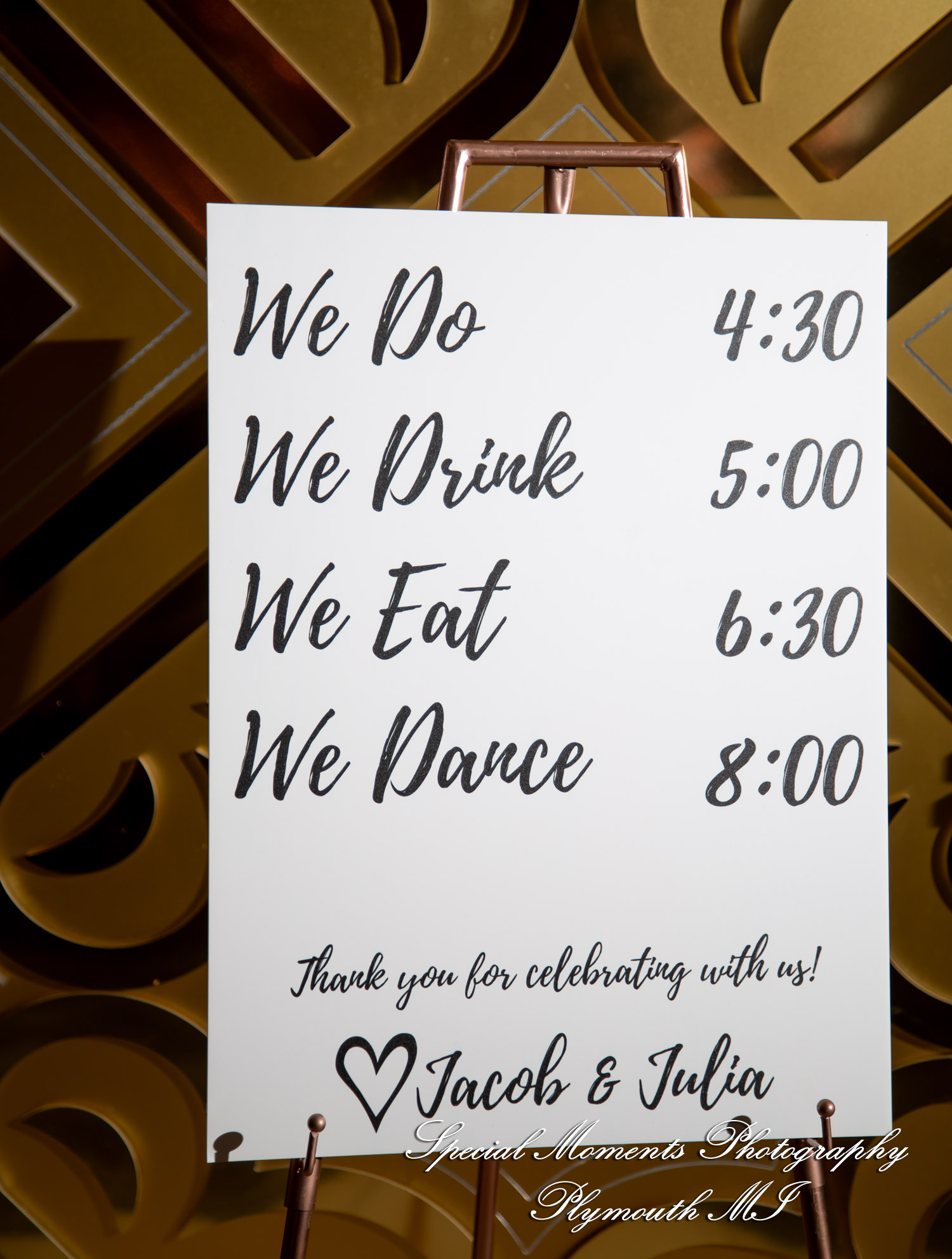 A Couple at Bentley Banquet Conference Center Wyandotte MI wedding photography