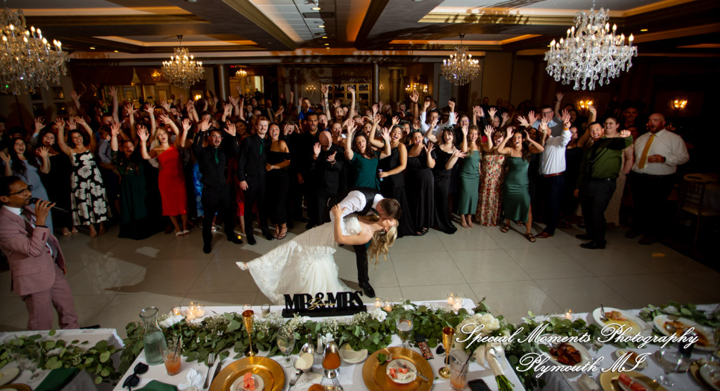 A Couple at Bentley Banquet Conference Center Wyandotte MI wedding photography