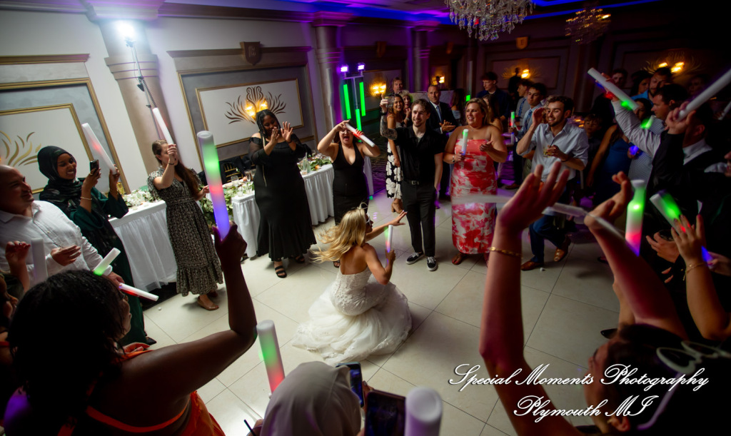 A Couple at Bentley Banquet Conference Center Wyandotte MI wedding photography